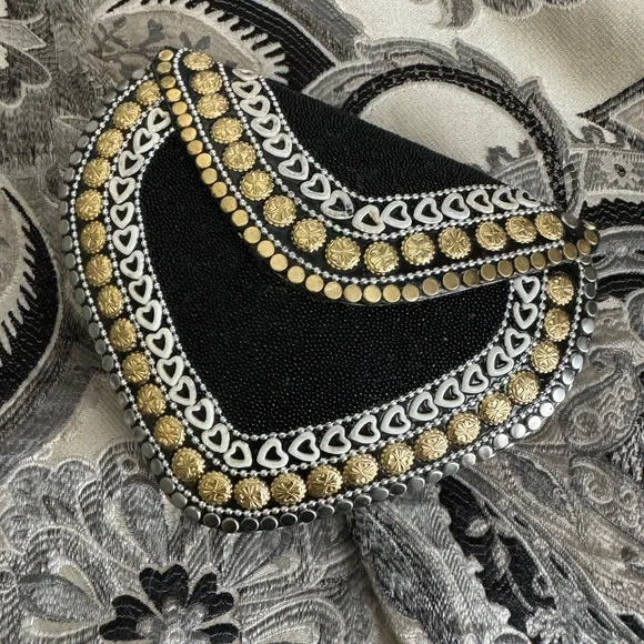 New! Ramla Heart Shaped Metal Clutch/Crossbody - Picture 2 of 9